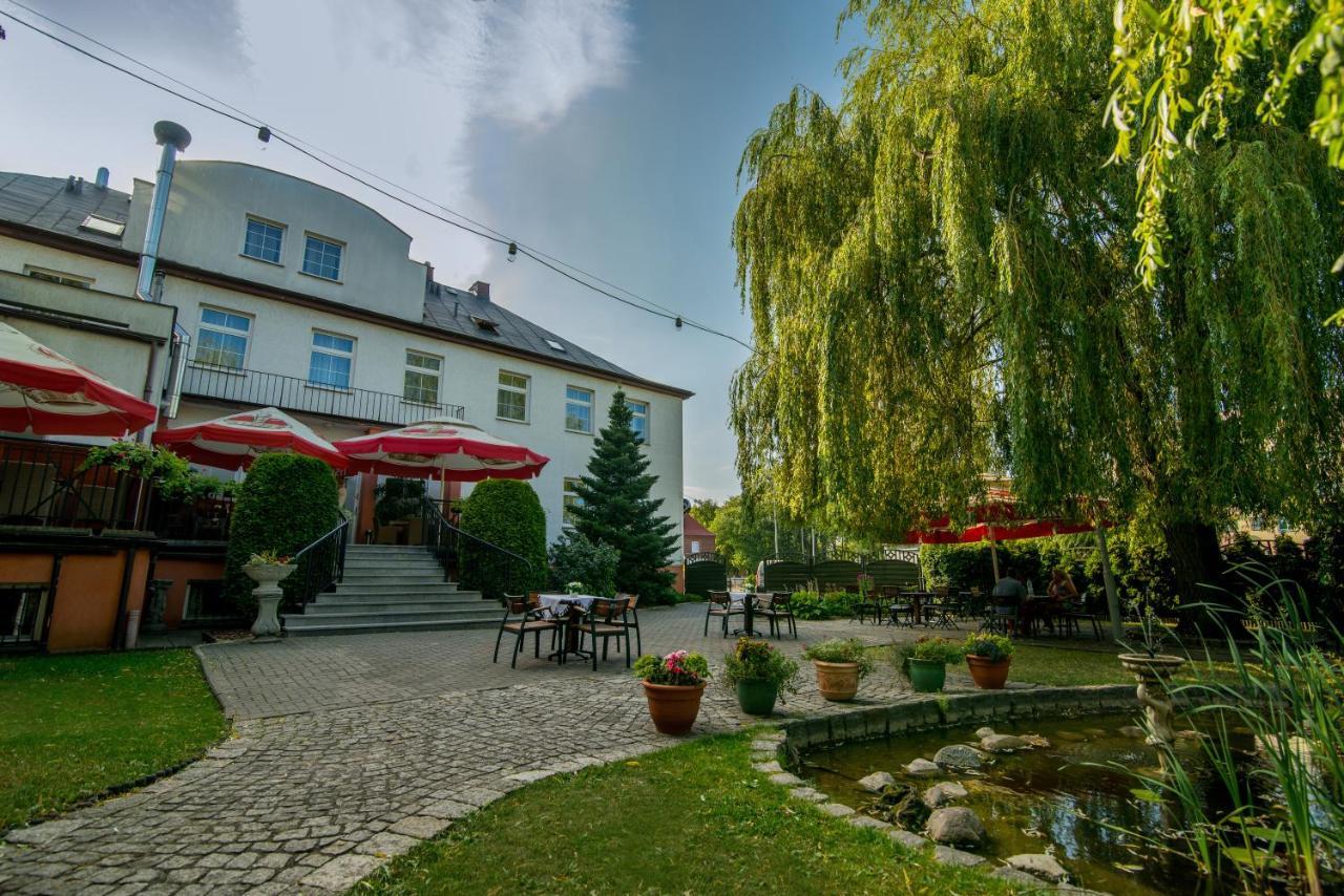 Hotel Bialy Domek Wałcz Exteriér fotografie